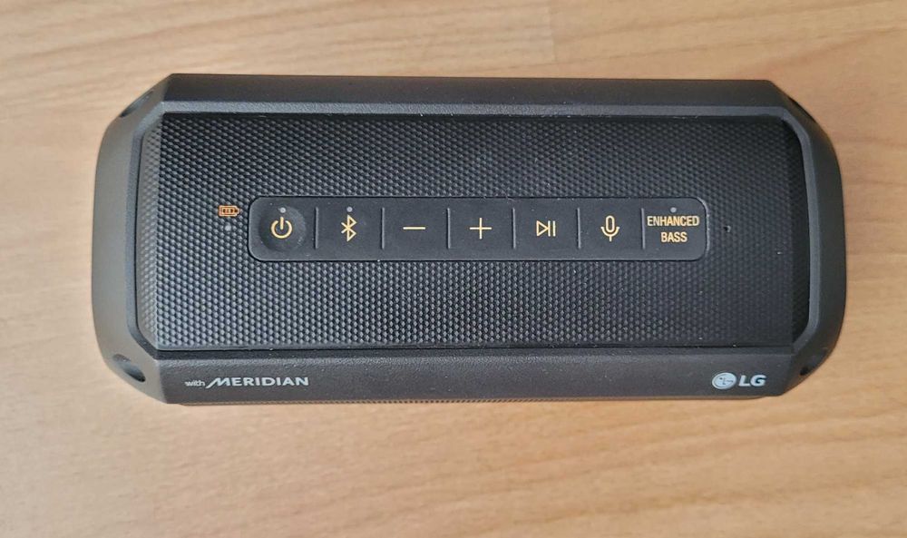 26.01.07 - Coluna Portátil LG Xboom Go PK3 c Bluetooth