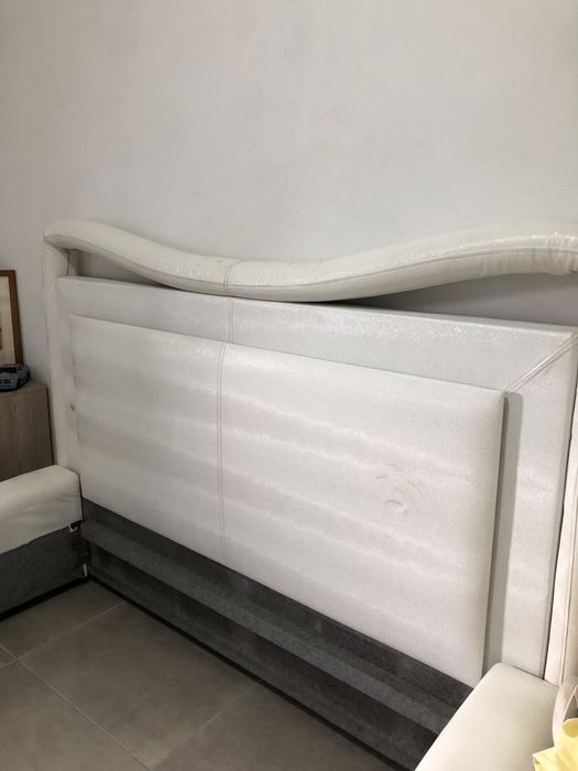 Cama com Led estofada