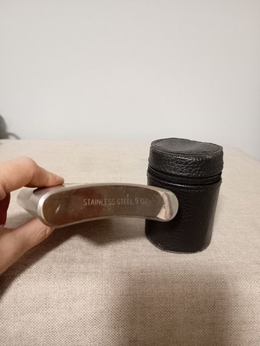 Фляга подарочная и набор металлических рюмок