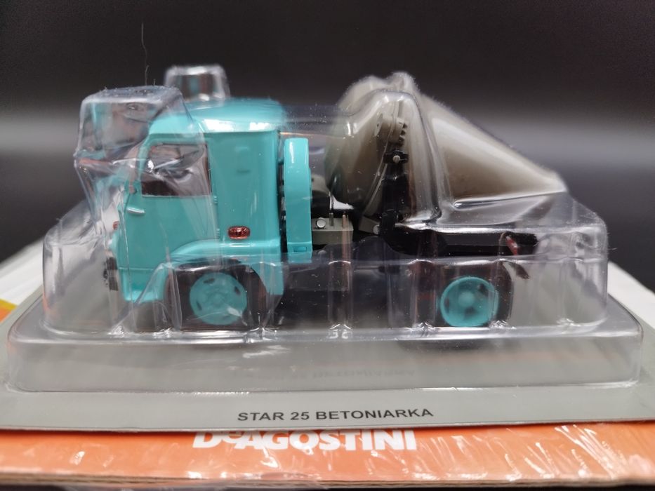 1:43 Deagistini Star 25 Betoniarka model nowy