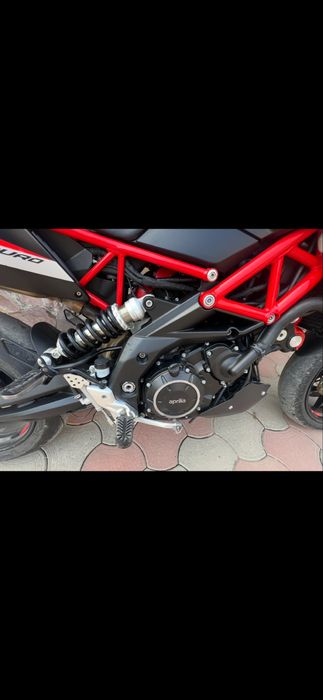 Продам мотоцикл  aprilia dorsoduro 900 куб 2019 рік мотоцикл в ідеальн