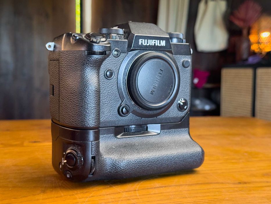 FujiFilm X-H1 + vertical Grip VPB-XH1 + 3 baterias