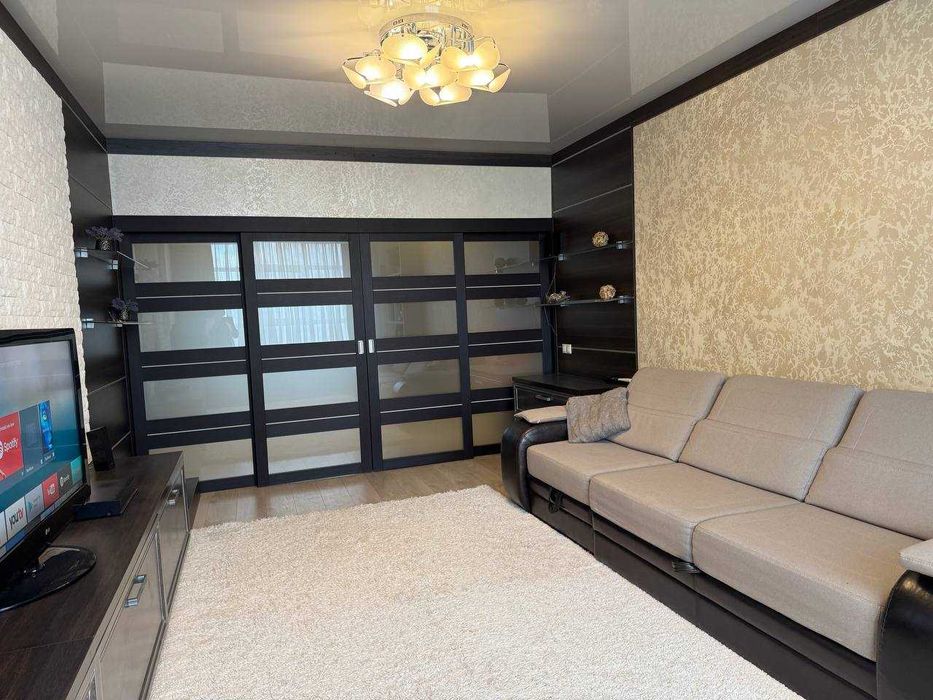 Продам 2-кімн.квартиру 85 м.Лобановського4В,Олександрівський.Генератор