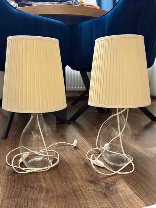 2 lampy szklane z bezowymi kloszami