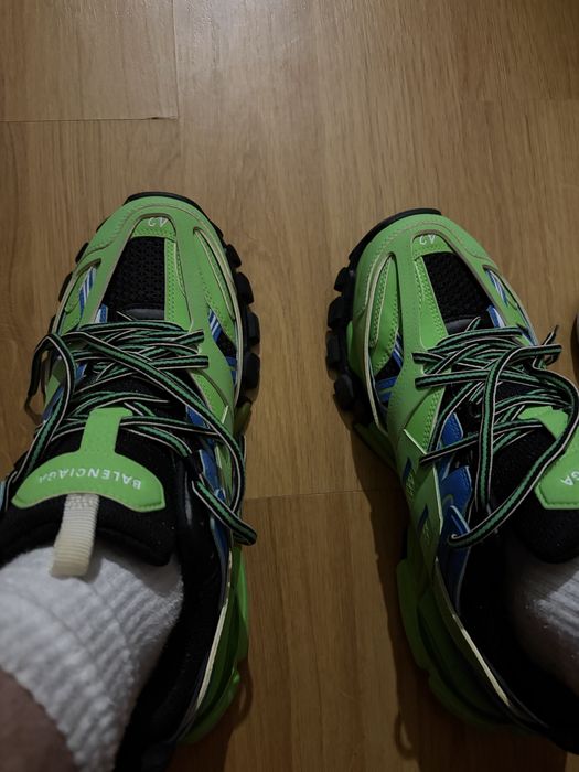 Balenciaga track 1