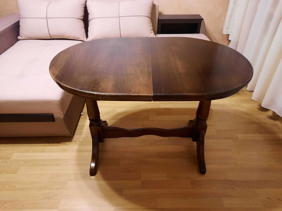 стол раздвижной и стулья