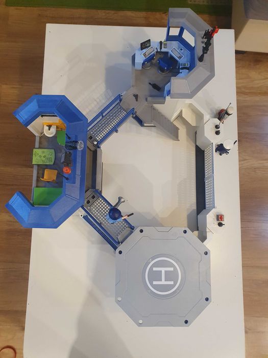 Komisariat policji z wiezieniem Playmobil