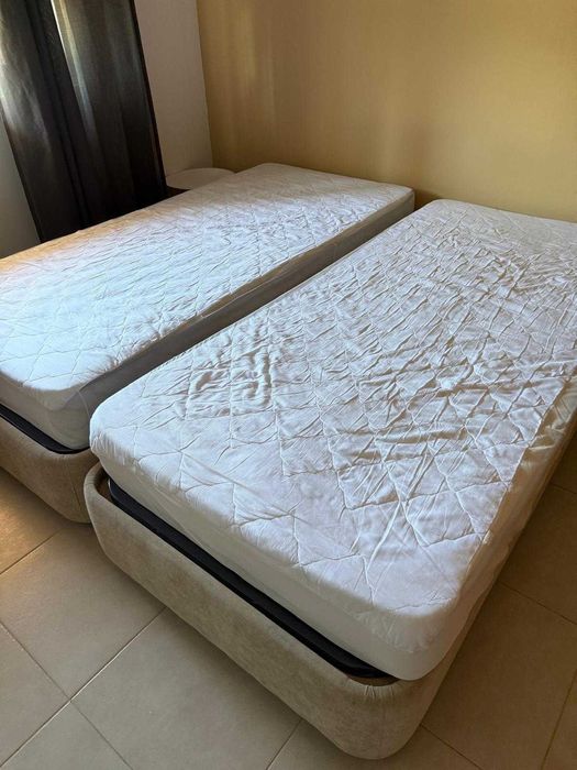 Duas Camas de Solteiro Estilo Hotel (2m x 0,90m)
