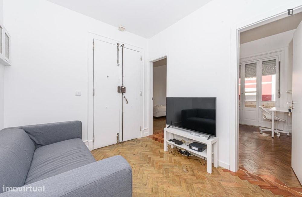 Quarto - localizado em Lapa Lisbon