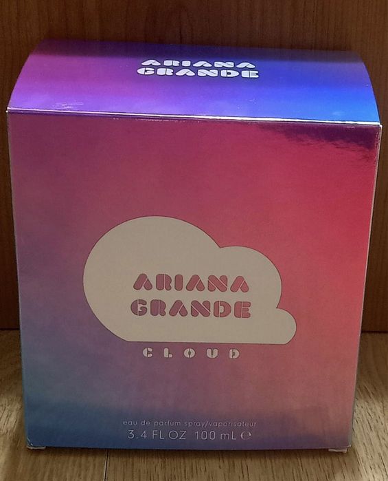 Pudełko po perfumie Ariana Grande Cloud