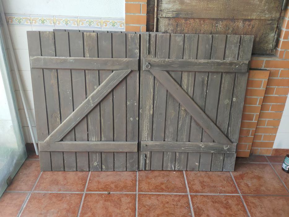 6  Portadas de madeira maciça antiga