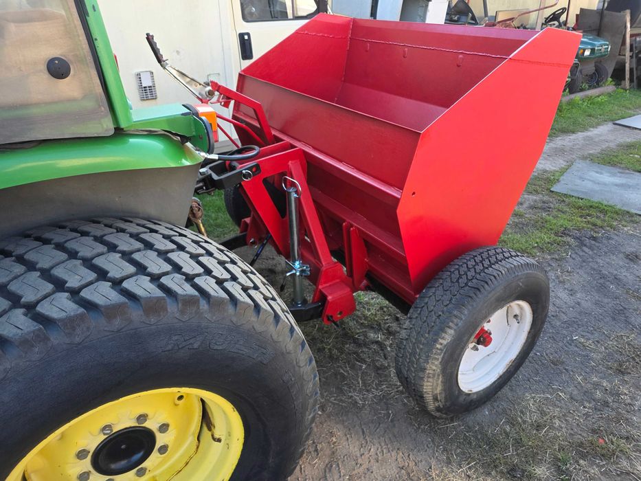 Redexim Piaskarka Rink Wiedenmann Topdresser Napowietrzanie TURFCO Aerator John Deere samozaładowcza piaskarka Top dresser Piaskarki sisis Toro