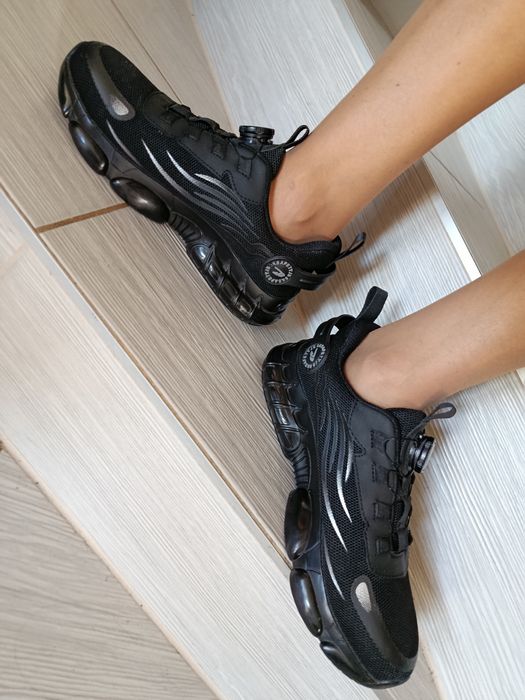 Buty damskie na grubej podeszwie 39