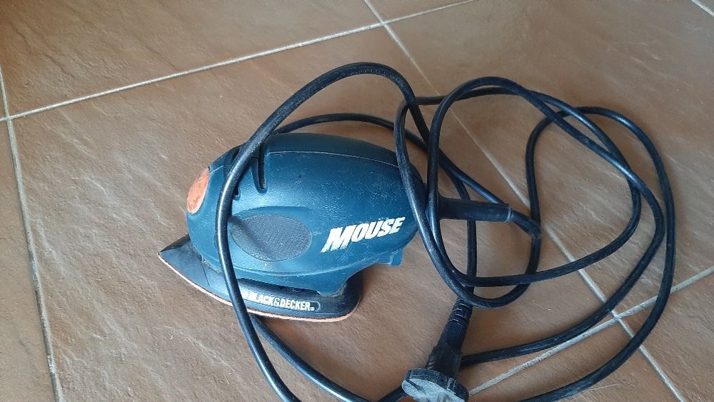 Lixadeira Mouse Black & Decker KA150