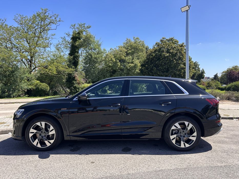 Audi e-tron 55 quattro S line | Nacional | 09/2022 | 73.000 km