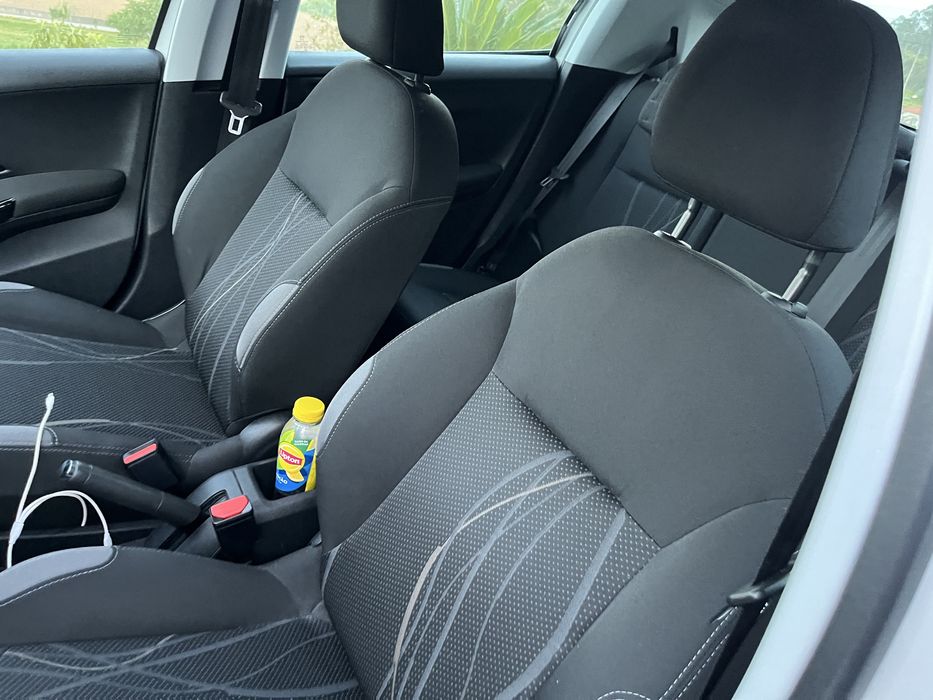 Peugeot 208 impecavel