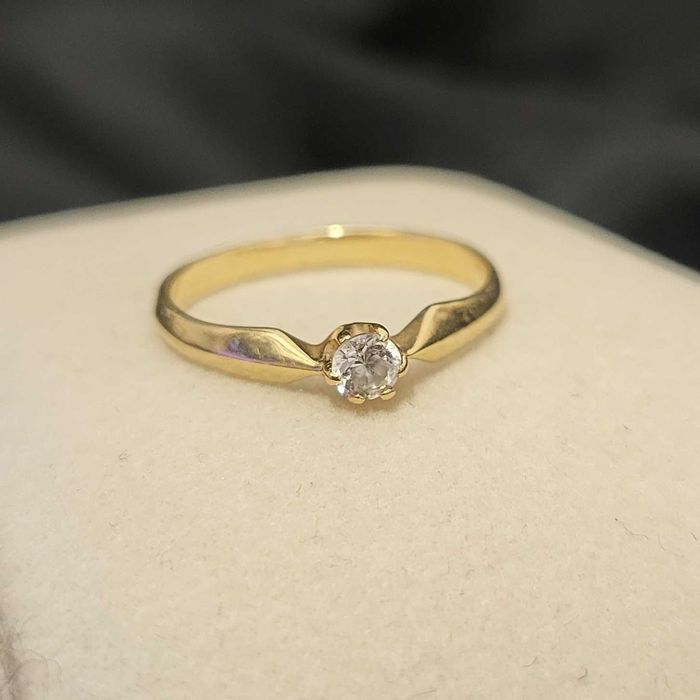 złoty pierścionek próba 585