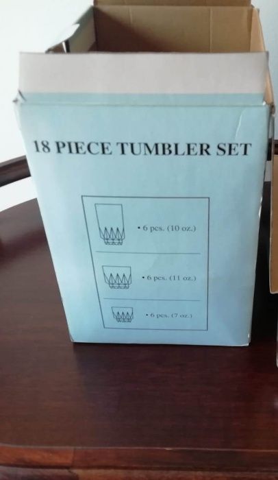 Caixa de Conjunto de 18 copos (NOVOS)