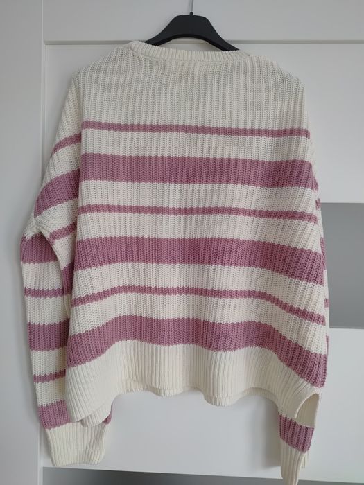 Sweter damski w paski