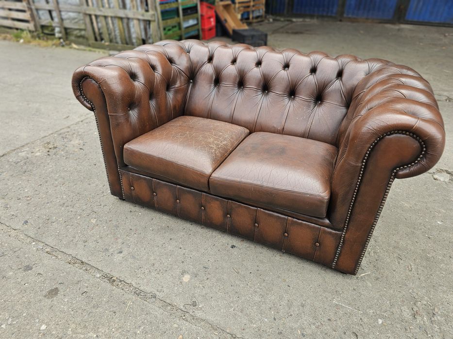 Sofa Chesterfield skórzana brązowa 140cm