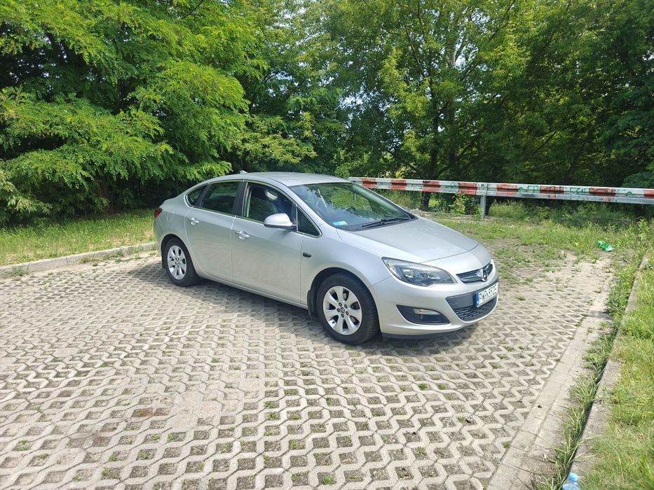 Opel Astra 1,4 T LPG kamera cofania
