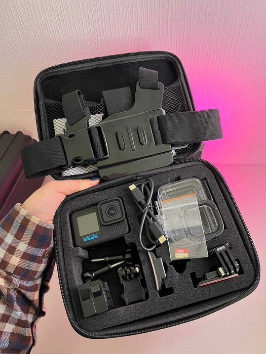Екшн-камера GoPro Hero 13 з великим комплектом
