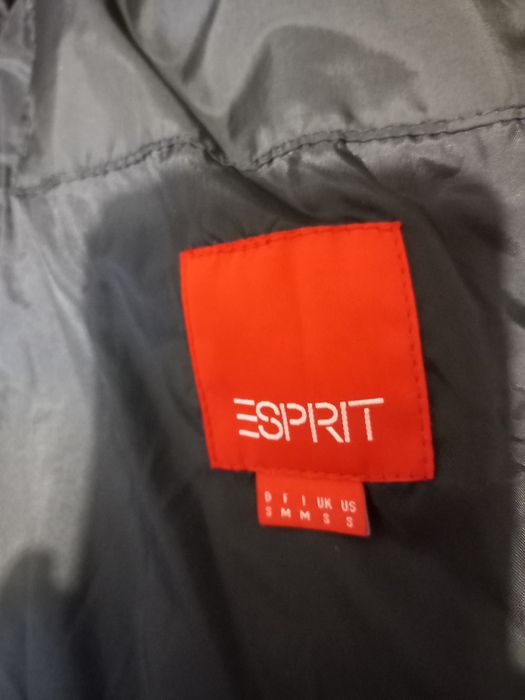 Пуховик жіночій.