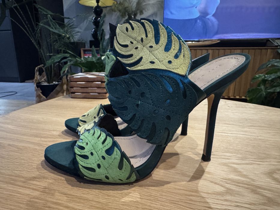 Klapki ZARA rozmiar 38 skóra