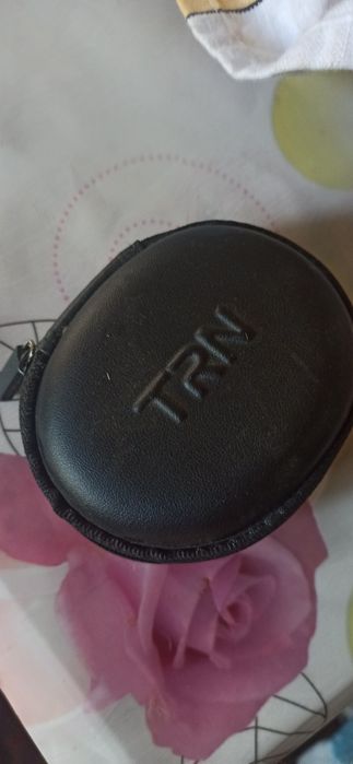 TRN блютуз гарнітура.
