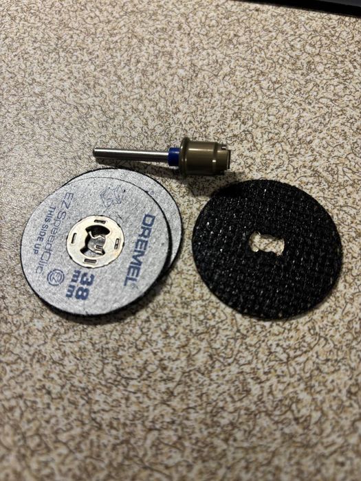 Набір Dremel EZ SpeedClic тримач і чотири диски