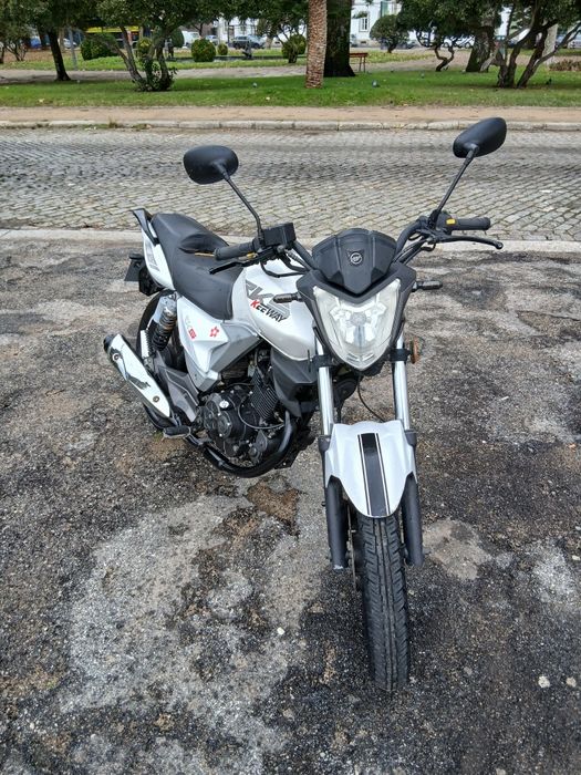 Keeway rks 125 de garagem