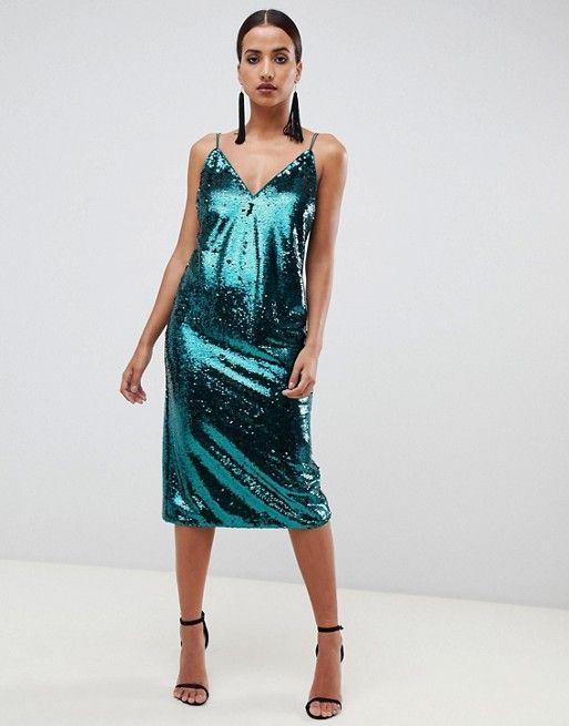 Зеленое платье миди с пайетками с открытой спинкой