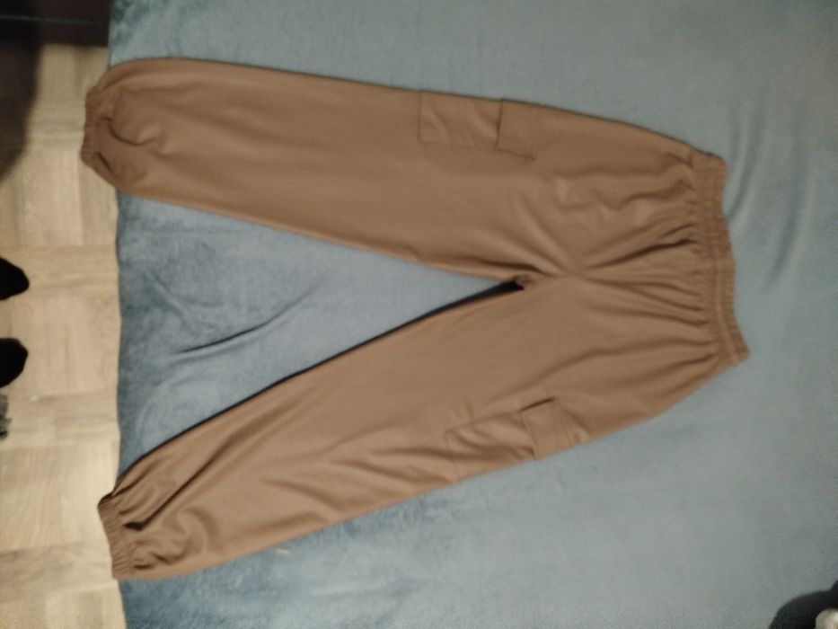 Calças cargo castanhas