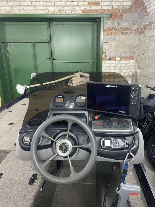 Човен Smoker Craft