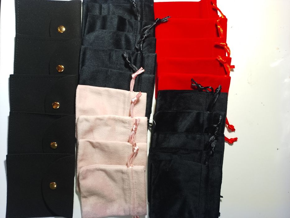 Мішечки для ювелірних прикрас.