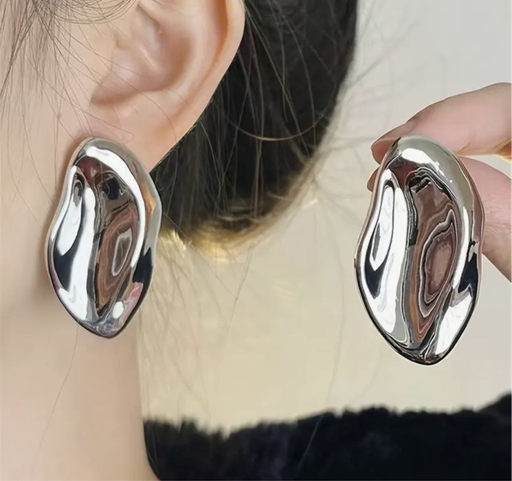 Стильные серьги в стиле минимализм