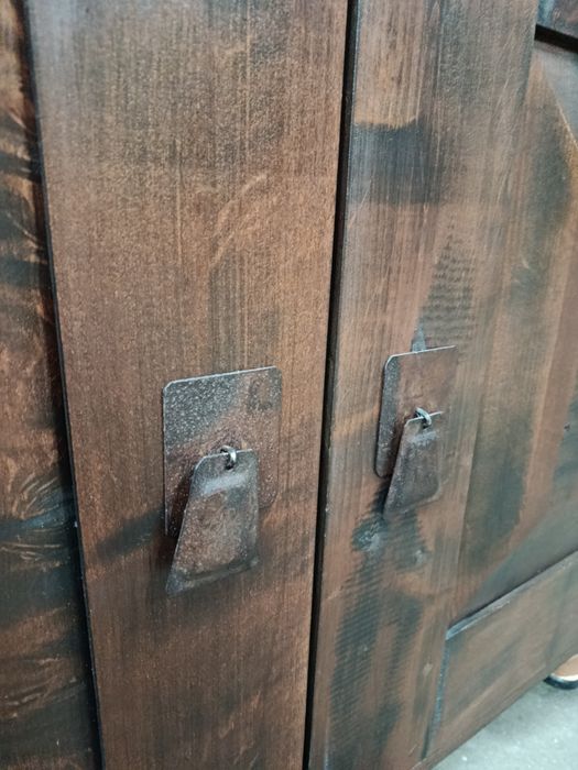 Komoda brązowa, kolonialna. Klasyczna. 155 cm. Lite drewno.