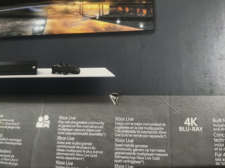 Xbox One X Hyperspace + Comando + Jogos