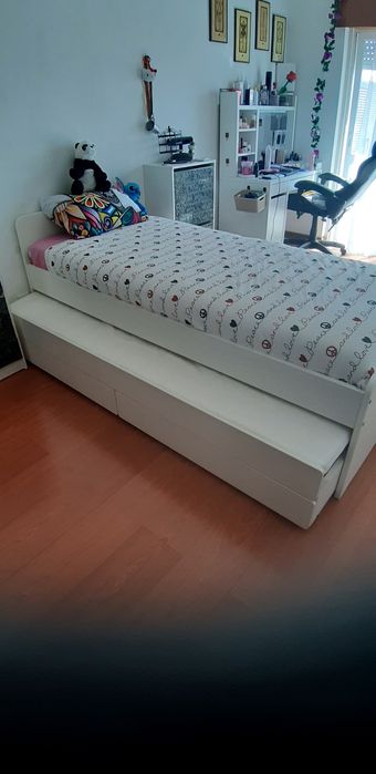 Cama de solteiro 2 camas e 2  sapateiras