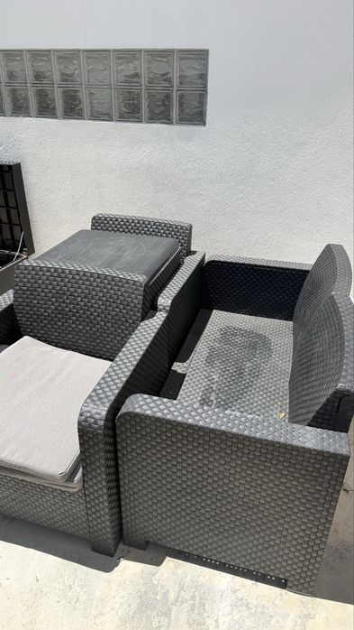 Conjunto Jardim - Sofa, Poltronas e mesa de apoo
