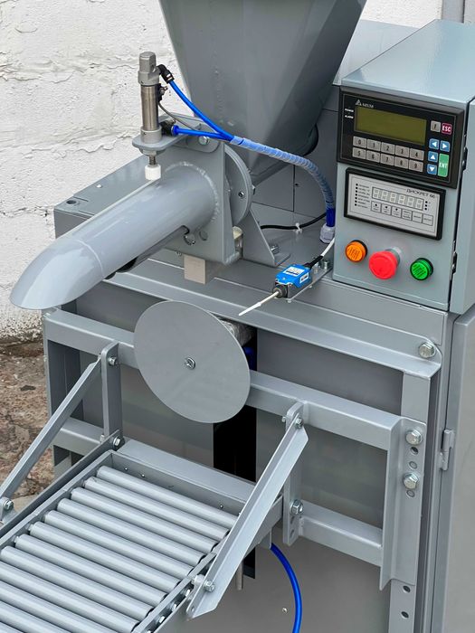 Электронный фасовочный полуавтомат (фасовка в клапанные мешки)