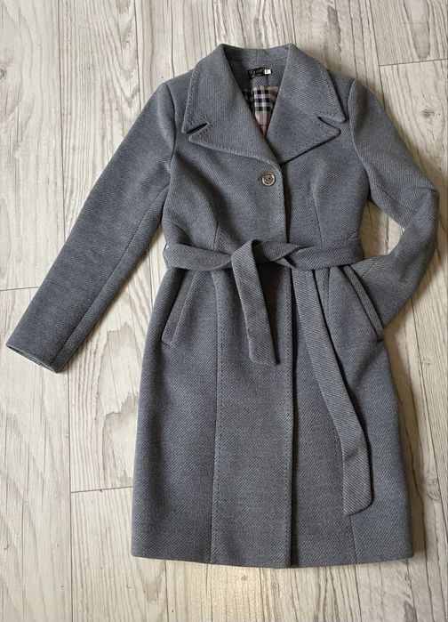 Жіноче пальто на весну-осінь