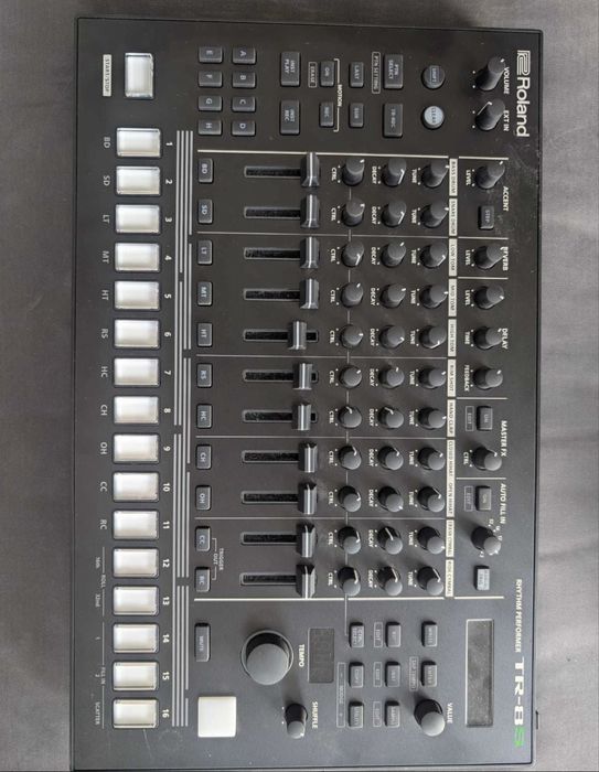Roland TR-8S Rhythm Performer