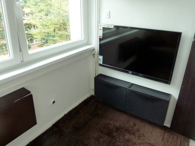 [ul. Rojna 4] - Pokoj (1os) + 42" TV + WiFi [Kaucja 300 PLN]
