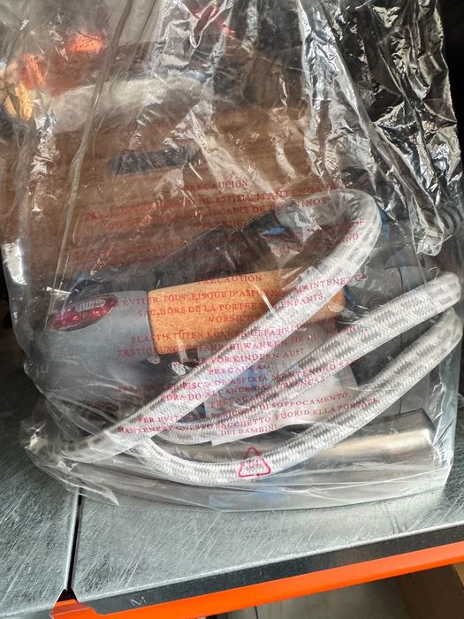 Aspirador filtro de água c/ acessórios e possibilidade de acoplar um ferro de vapor