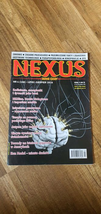 Zestaw pięciu magazynów "Nexus" lata 2014 i 2016