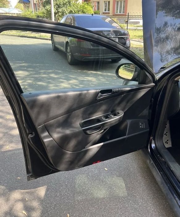 Volkswagen Passat полний привид