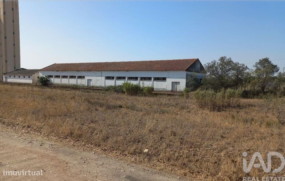 Hangar em Pavia de 360,00 m2