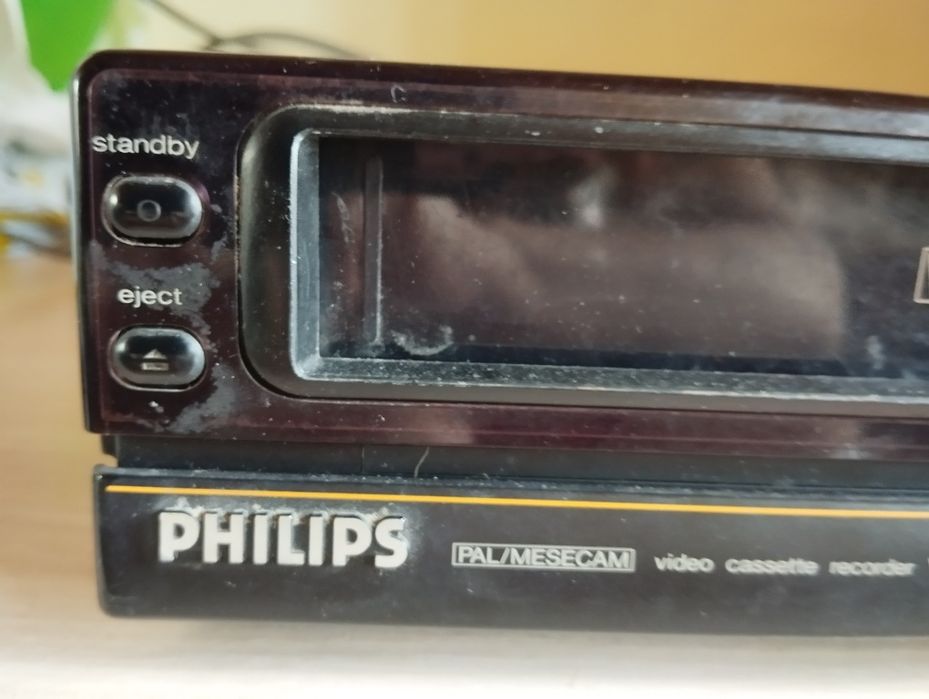 камера Samsung 8 mm V-U12 не робоча, відеомаг Phillips VR6448/95,кофр