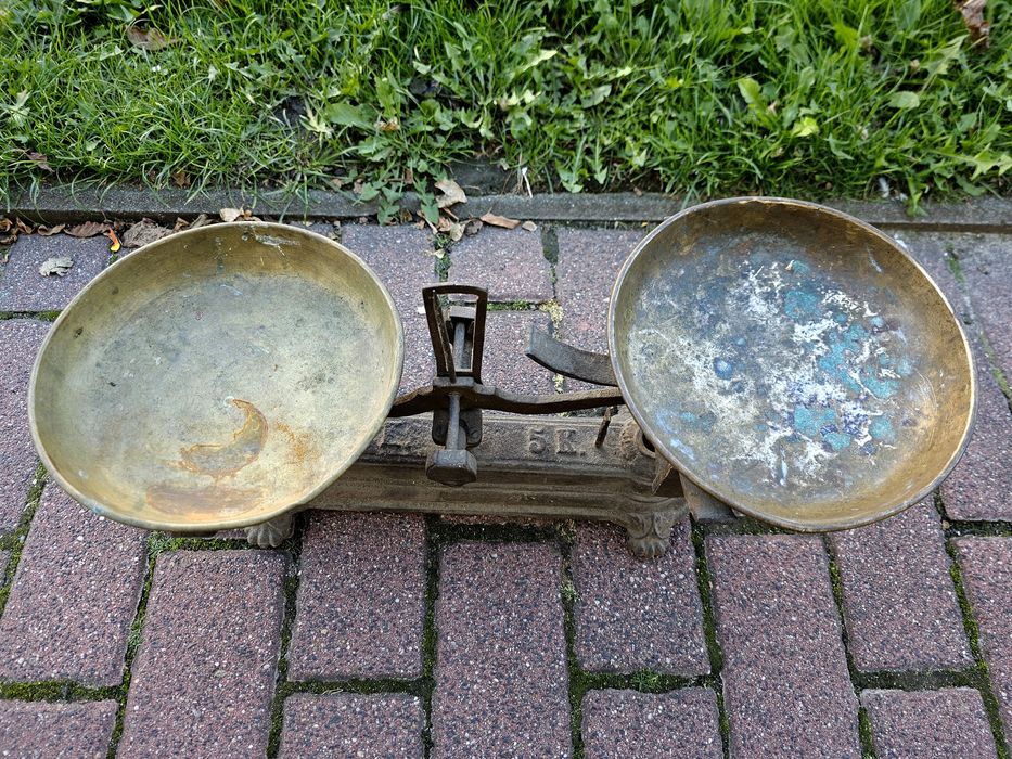 Stara waga szalkowa 5kg + 2 szalki